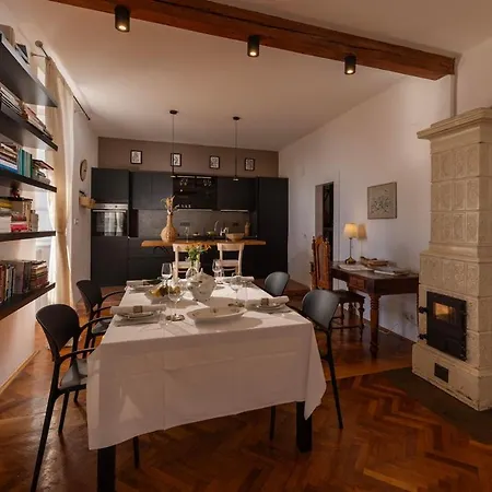 Apartament Ivo's Garden Prostran Stan U Blizini Starog Grada