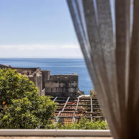 Apartmán Ivo's Garden Prostran Stan U Blizini Starog Grada