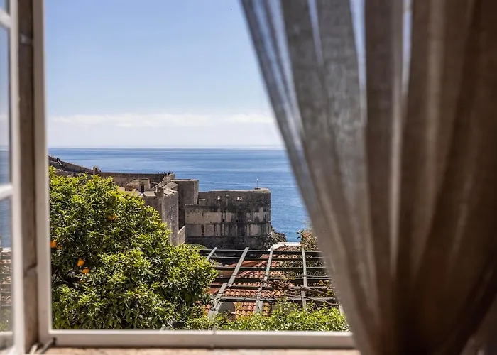 Apartmán Ivo's Garden Prostran Stan U Blizini Starog Grada