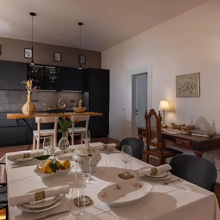 Apartman Ivo's Garden Prostran Stan U Blizini Starog Grada